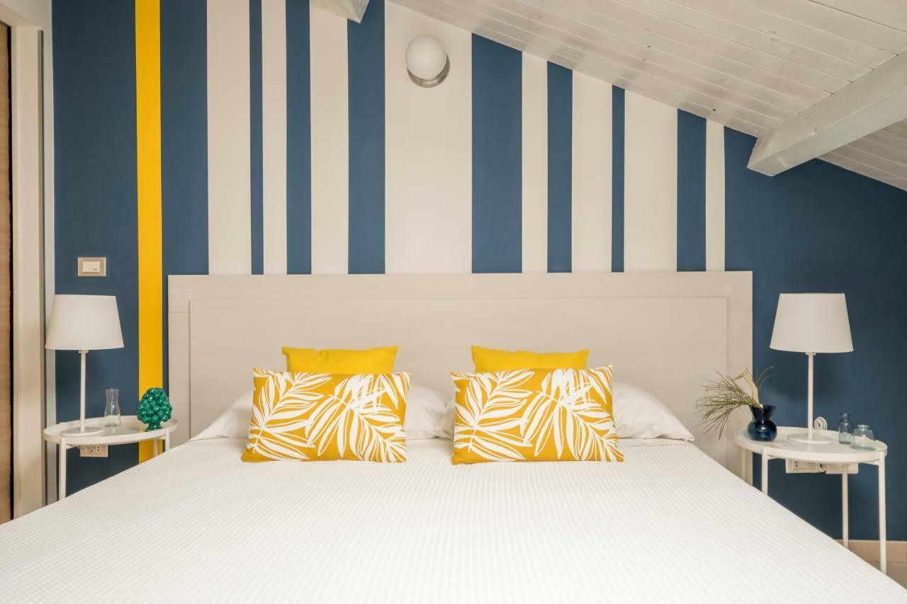 Civico 64 Bed & Breakfast In Mansarda Palmi Eksteriør bilde